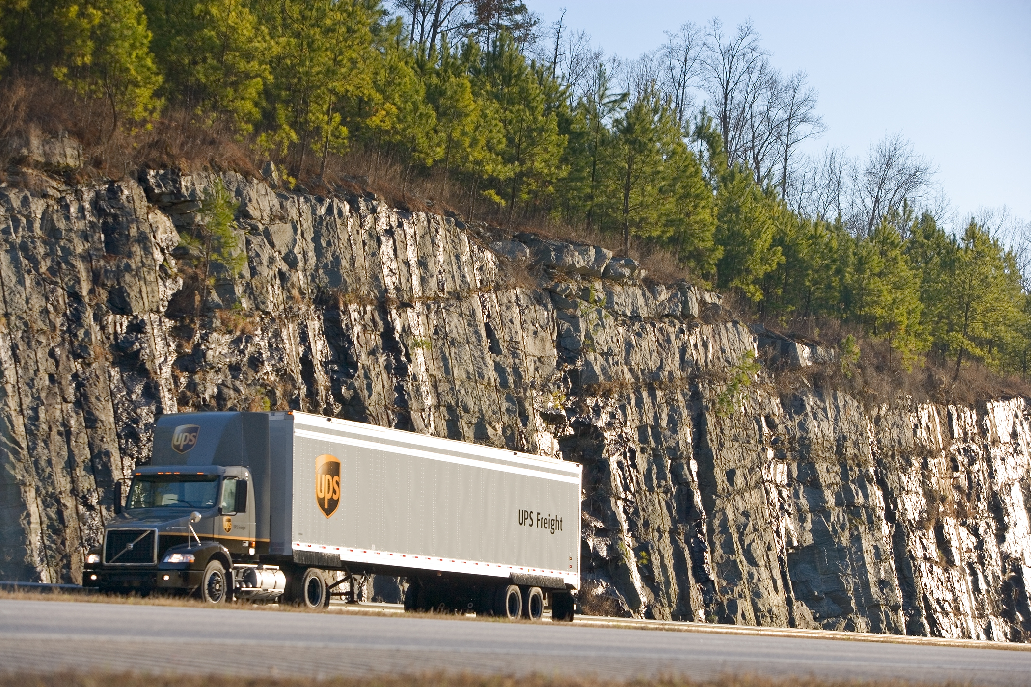 UPS, the biggest parcel shipping company in the world aims to reduce carbon footprint in an easy, flexible way.