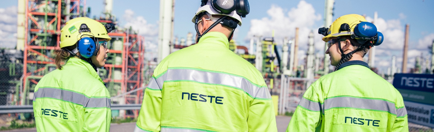 Neste manufactures its high-quality products in Finland, the Netherlands and Singapore.
